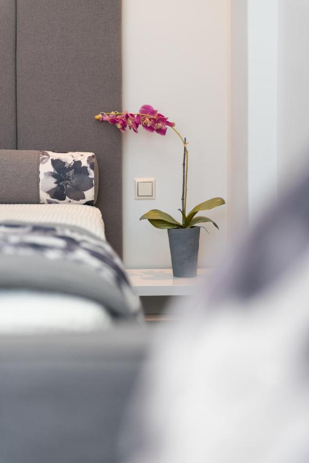 Mary'S Luxury Apartment Криси Амудия Екстериор снимка