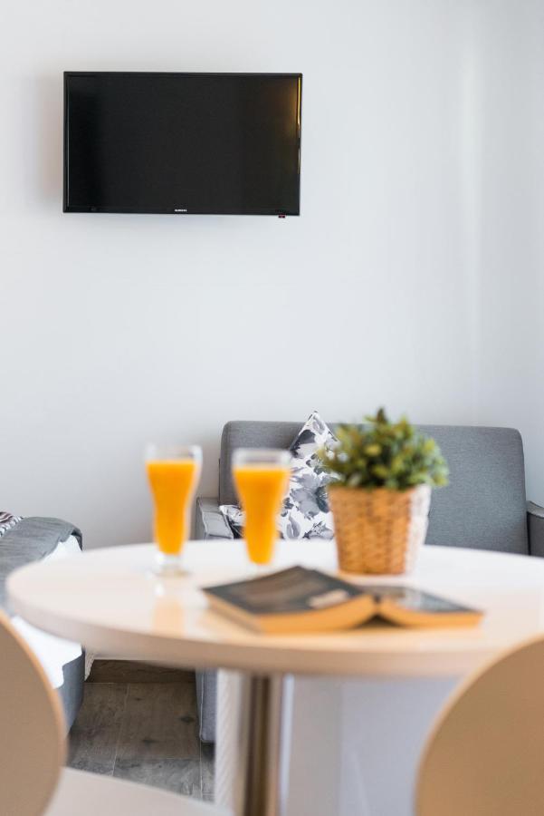Mary'S Luxury Apartment Криси Амудия Екстериор снимка
