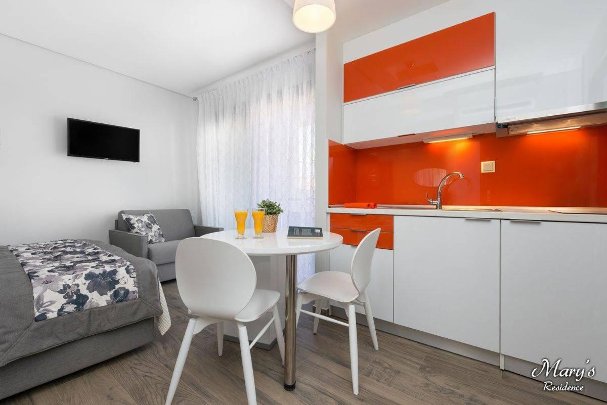 Mary'S Luxury Apartment Криси Амудия Екстериор снимка