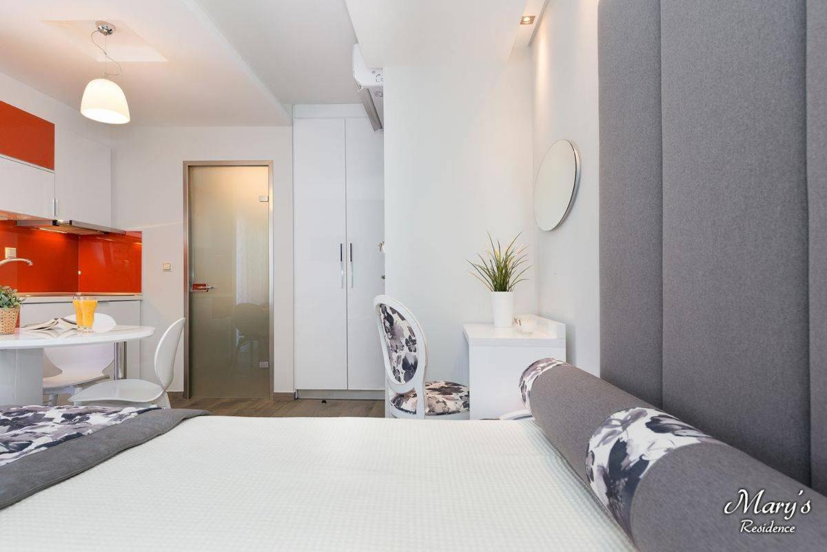 Mary'S Luxury Apartment Криси Амудия Екстериор снимка