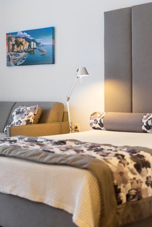 Mary'S Luxury Apartment Криси Амудия Екстериор снимка
