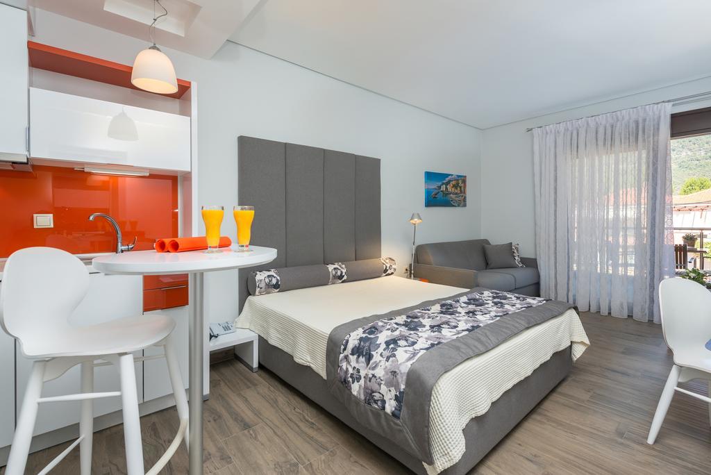 Mary'S Luxury Apartment Криси Амудия Екстериор снимка