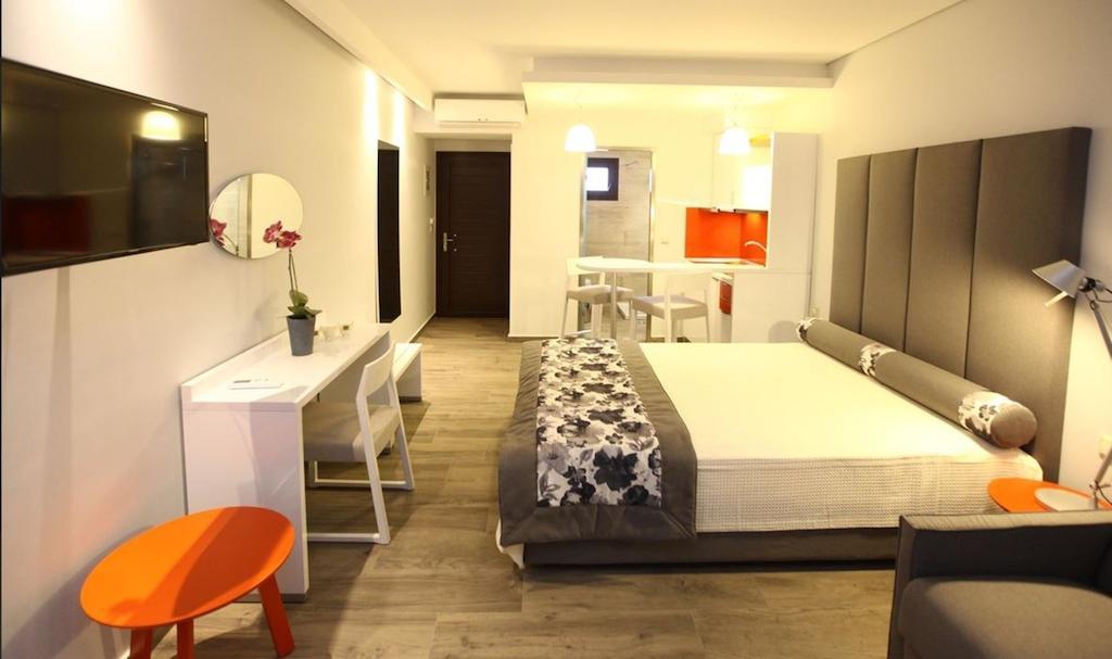 Mary'S Luxury Apartment Криси Амудия Екстериор снимка