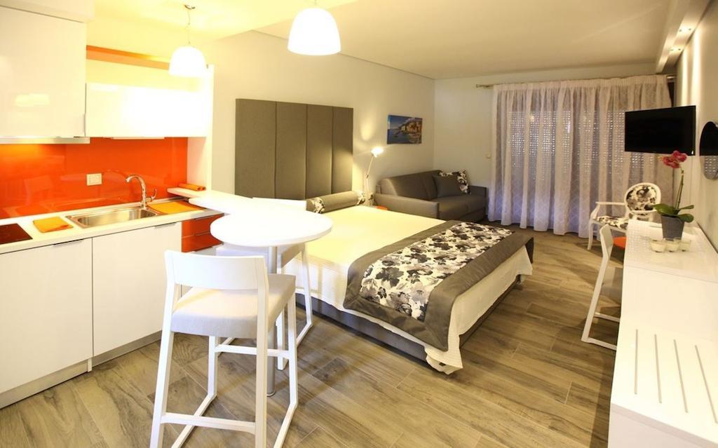 Mary'S Luxury Apartment Криси Амудия Стая снимка