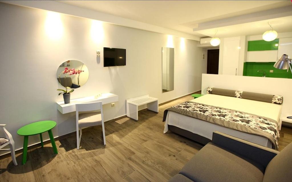 Mary'S Luxury Apartment Криси Амудия Екстериор снимка