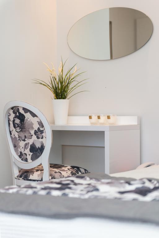 Mary'S Luxury Apartment Криси Амудия Екстериор снимка
